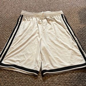 Adidas Boys Basketball Shorts Size Large